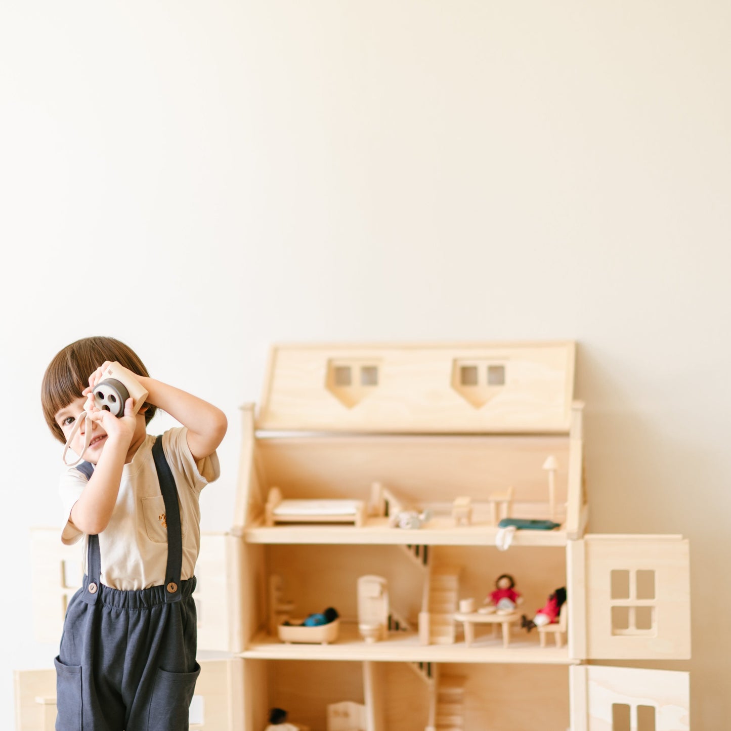 GRAND VICTORIAN DOLLHOUSE
