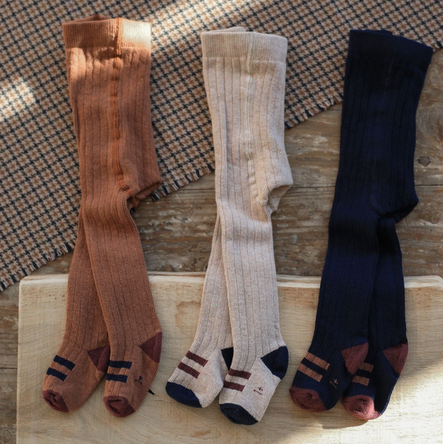 1+ in the Family plain ribbed tights