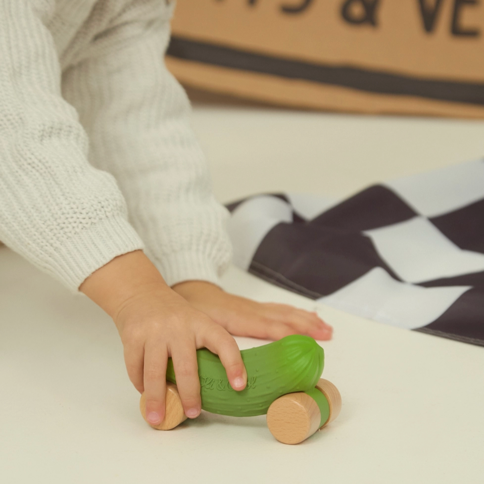 PEPINO THE CUCUMBER PICKLE CAR TEETHER