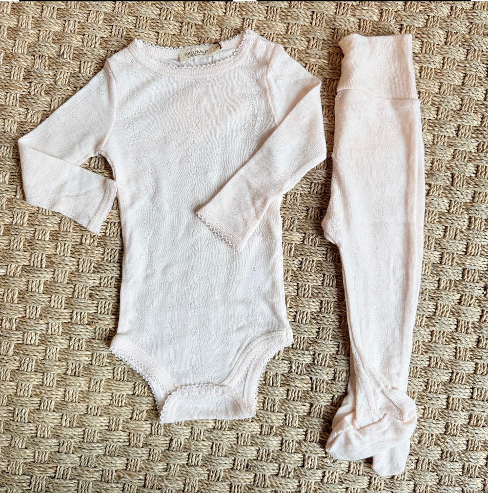 BENEDIKTE NOOS WOOL POINTELLE LONG SLEEVE ONESIE + SET - SOFT PINK