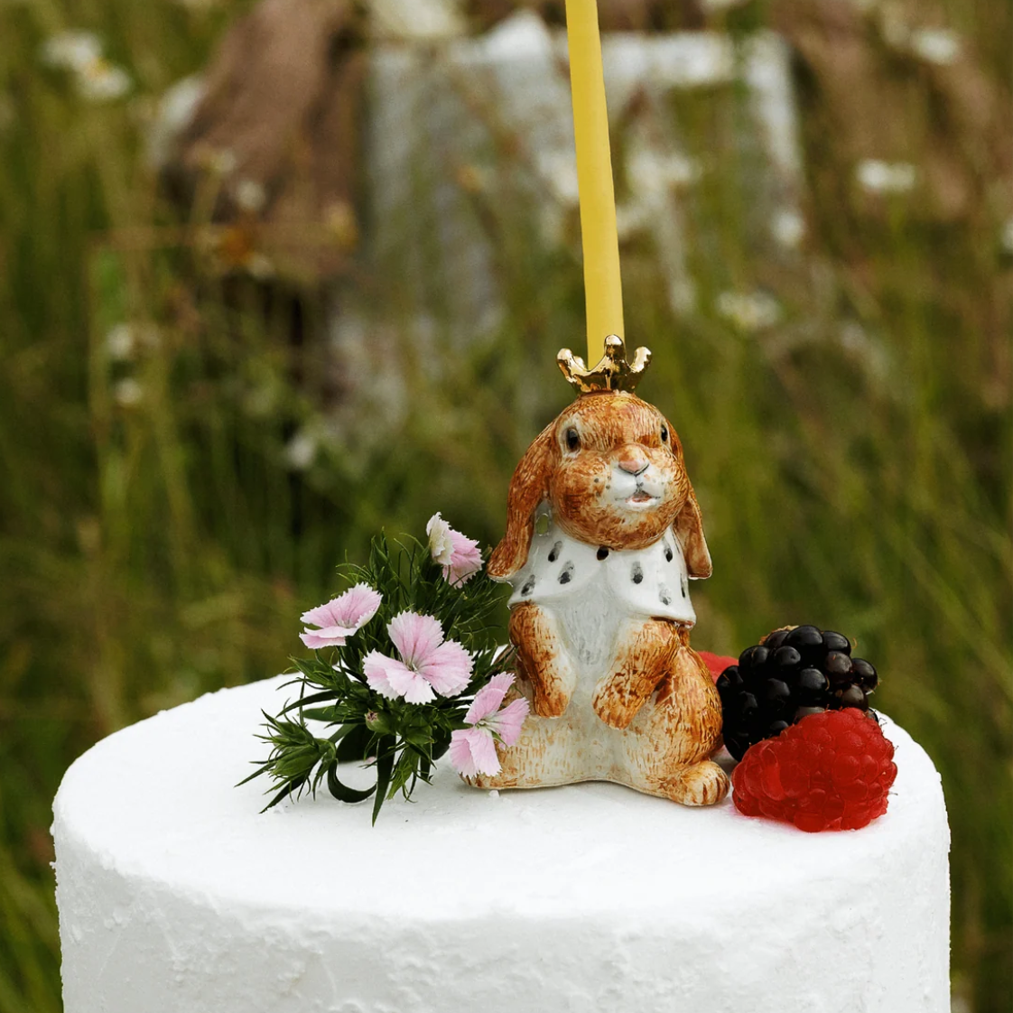 HIGHNESS HARE CAKE TOPPER