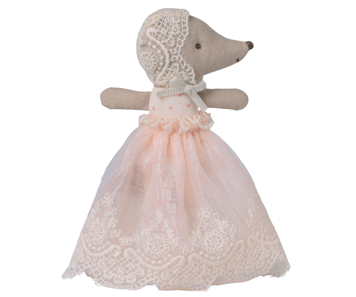 BABY MOUSE IN GOWN - POWDER