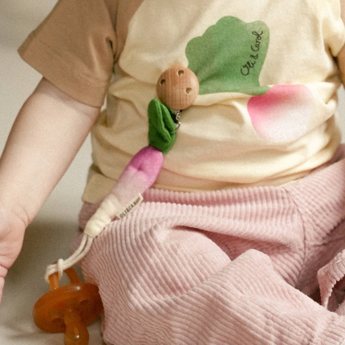 RAMONA THE RADISH PACIFIER CLIP