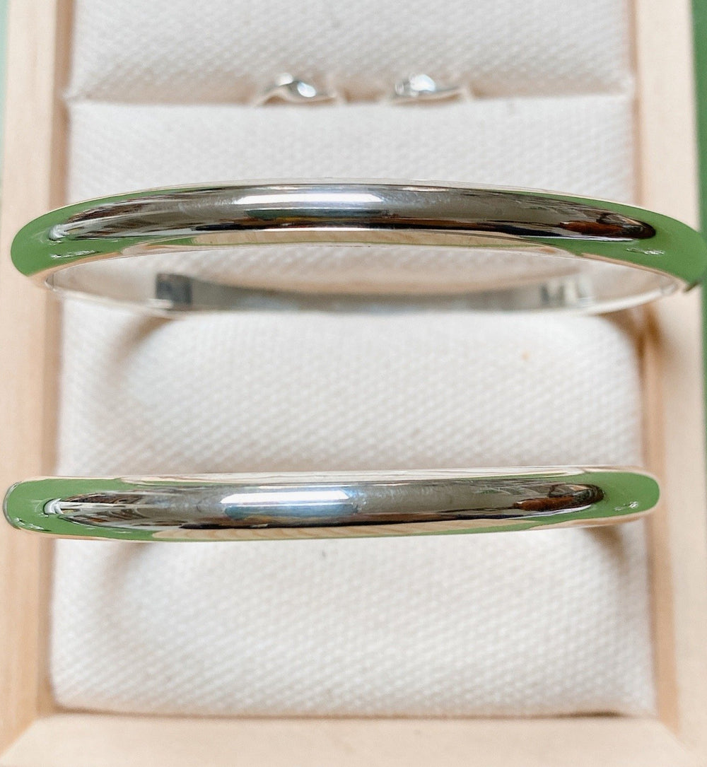 SILVER BANGLE BRACELET